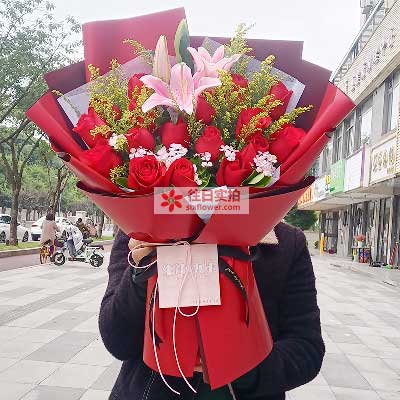 晋中19朵红玫瑰百合，与你幸福前行